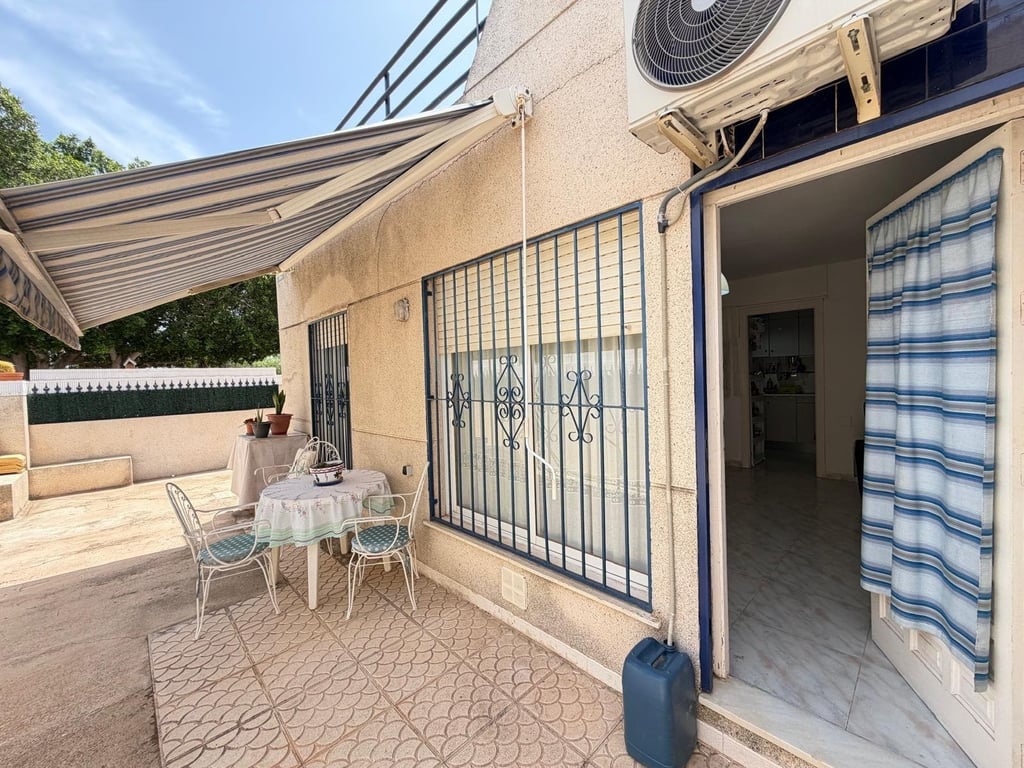 House in Torrevieja - Image 3