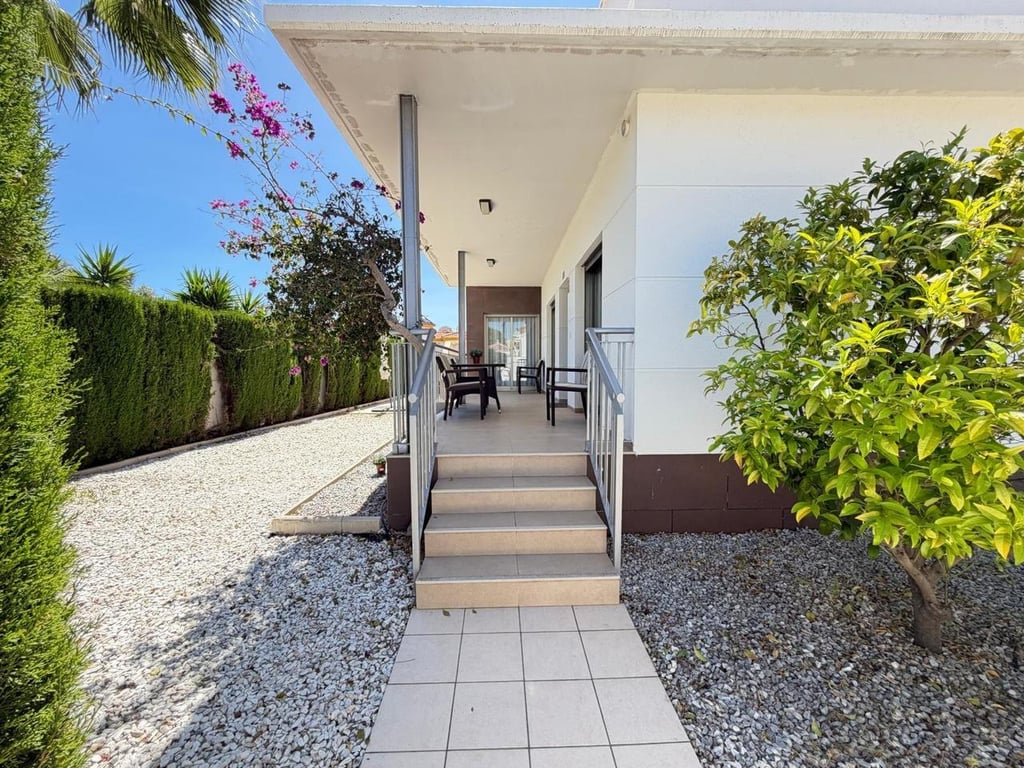 Villa in Ciudad Quesada - Image 2