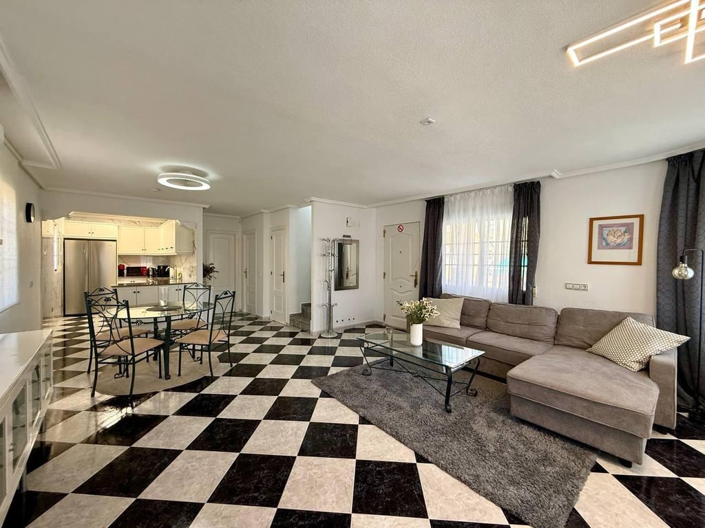 Villa in Dehesa de Campoamor - Image 3
