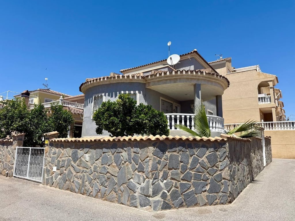 Villa in Dehesa de Campoamor