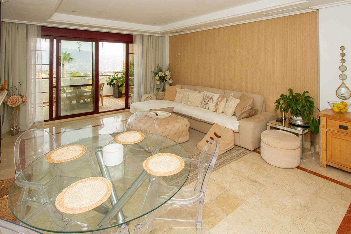Penthouse in La Mairena - Image 2