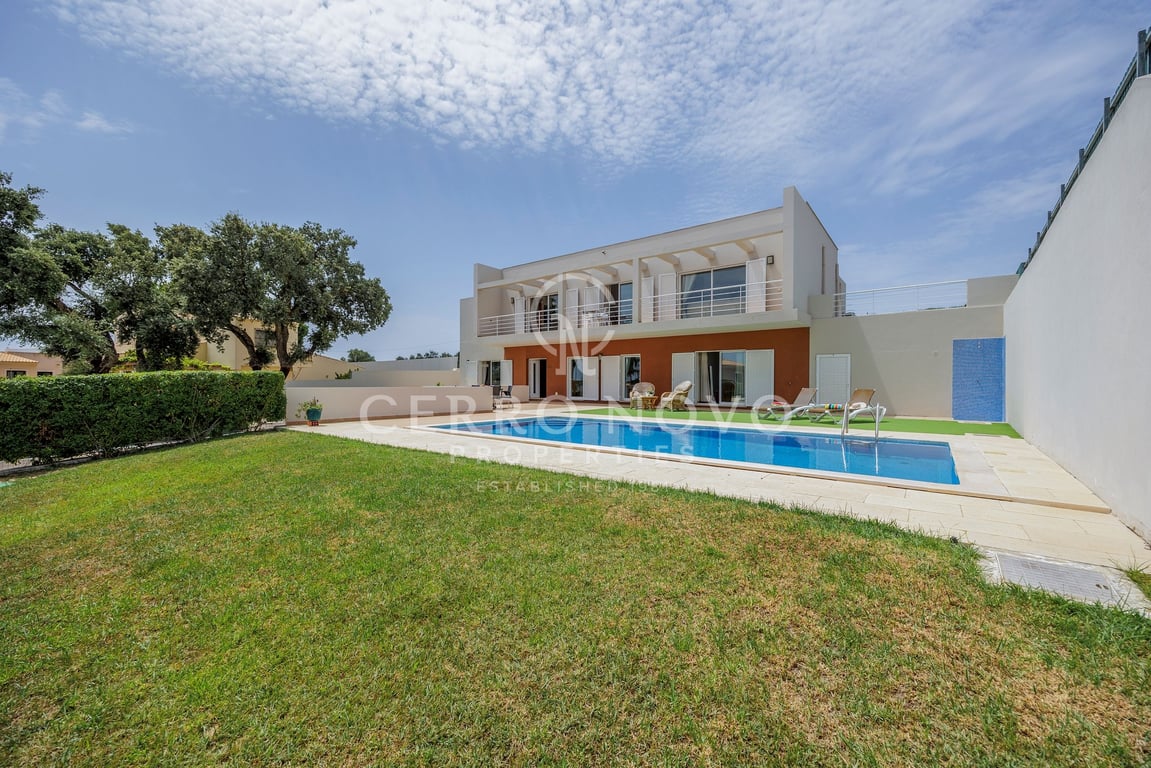Villa in Branqueira
