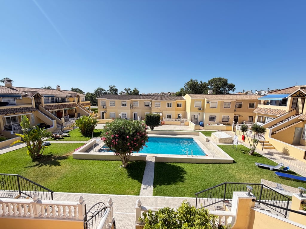 House in Villamartin - Image 2