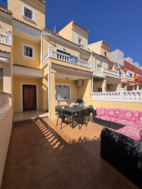 House in Alicante - Image 3
