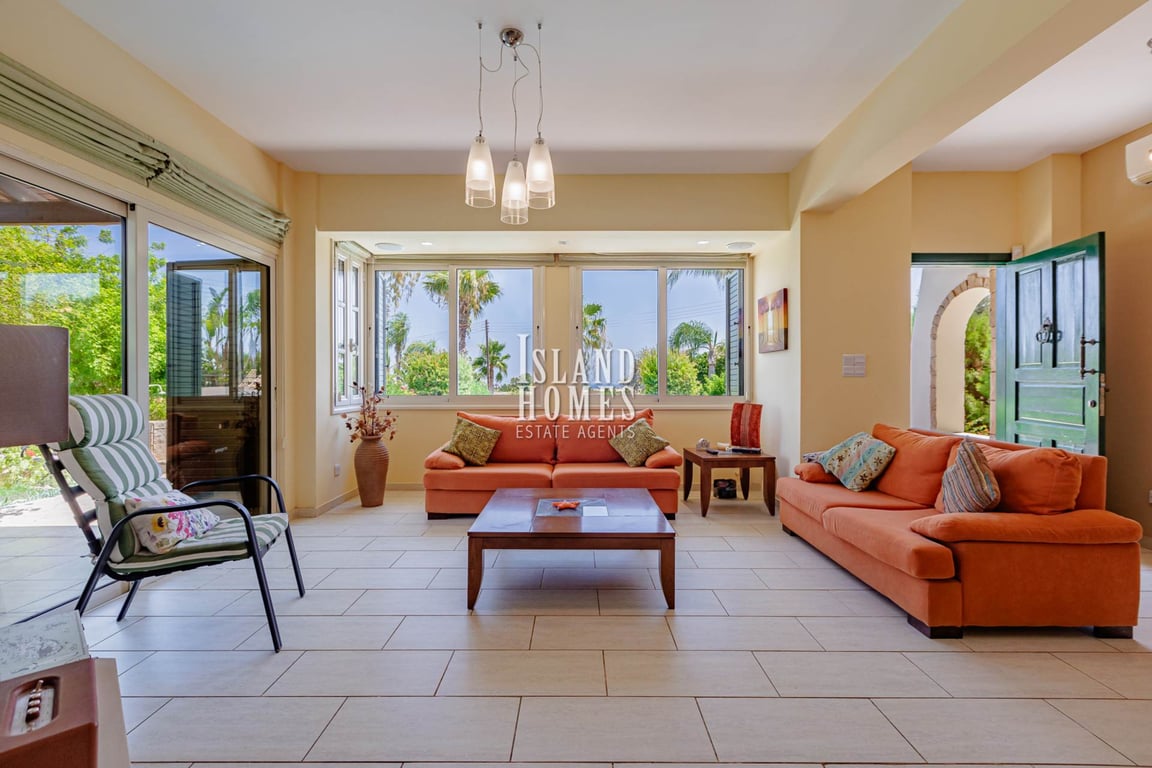 House in Paralimni - Image 3