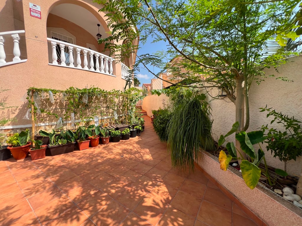 Villa in Ciudad Quesada - Image 3