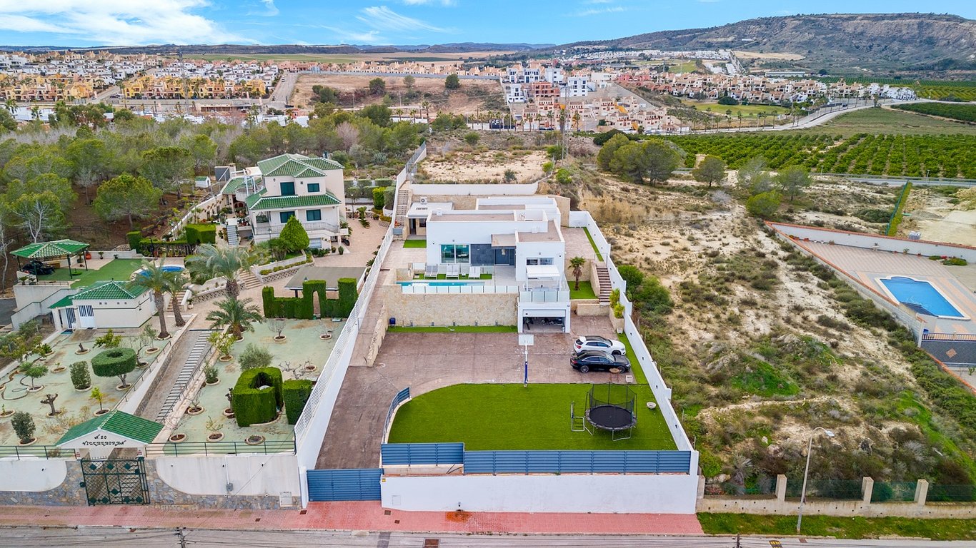 Villa in Algorfa