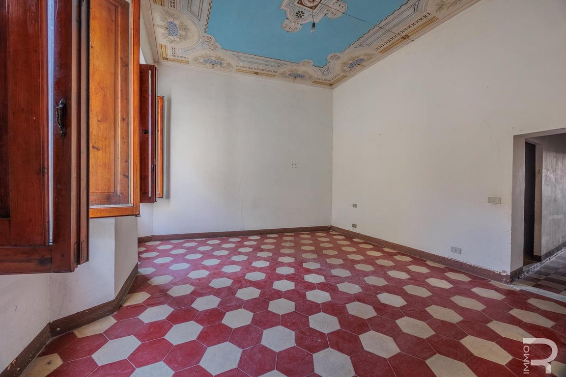 Apartment in Poggibonsi - Image 2
