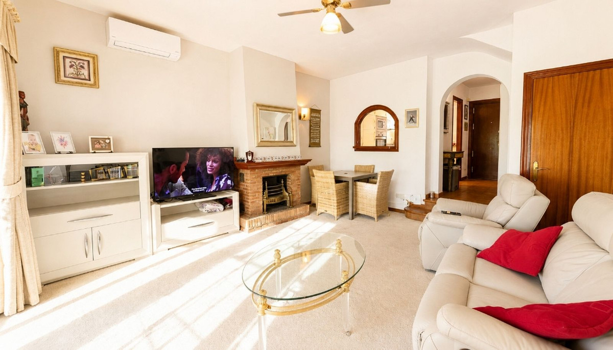 House in Mijas Costa - Image 3