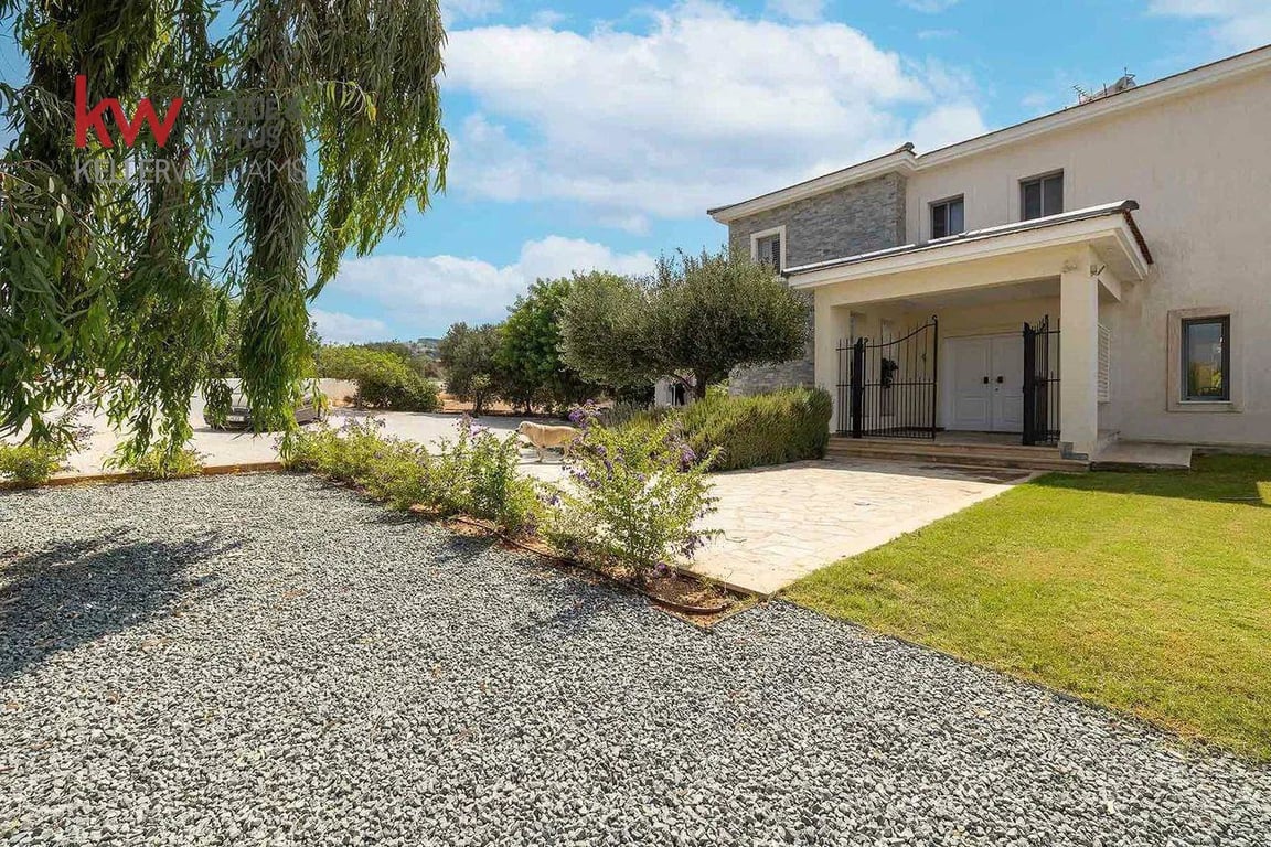 House in Konia - Image 2