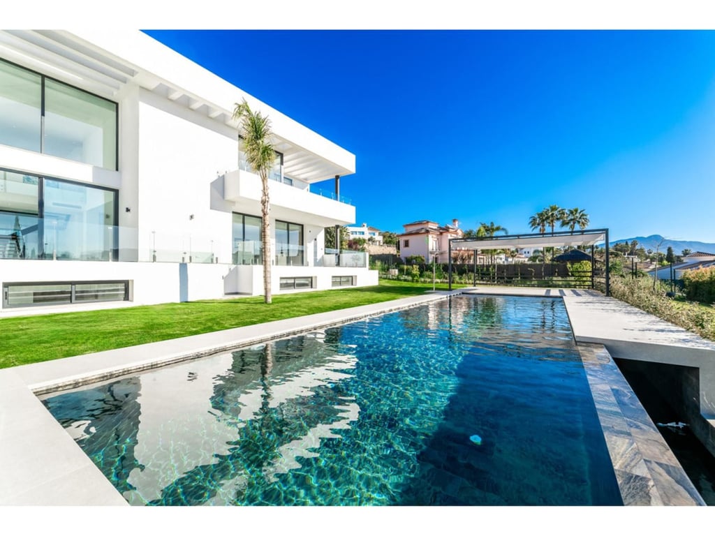 House in Benahavis - Image 2