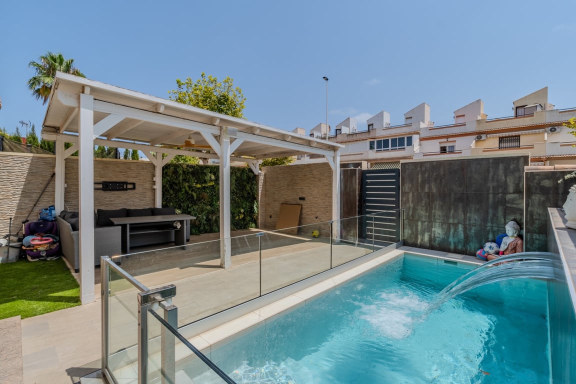 Villa in Torrevieja - Image 2