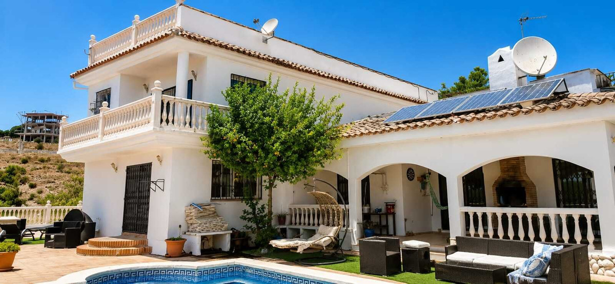 Villa in Mijas Costa - Image 3