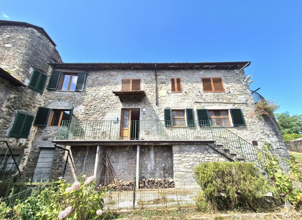 House in Camporgiano - Image 2