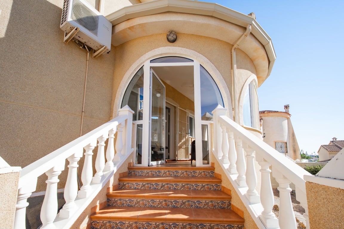 Villa in Ciudad Quesada - Image 3