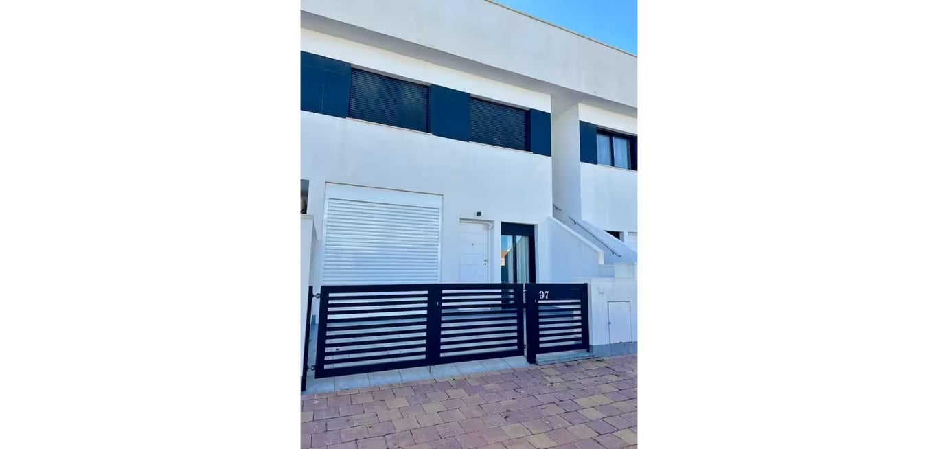 Apartment in Los Tarragas - Image 2