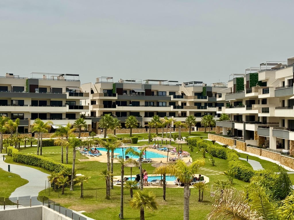 Apartment in Playa Flamenca - Image 2