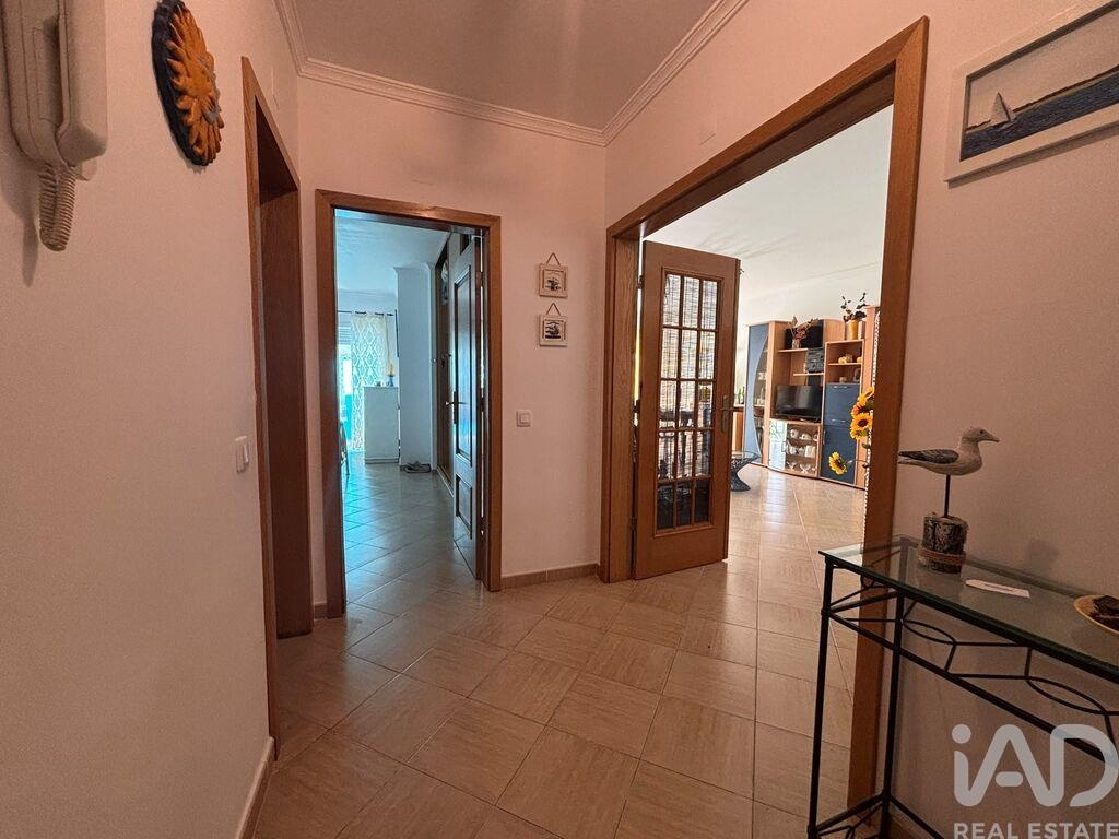 Apartment in Oura - Image 2