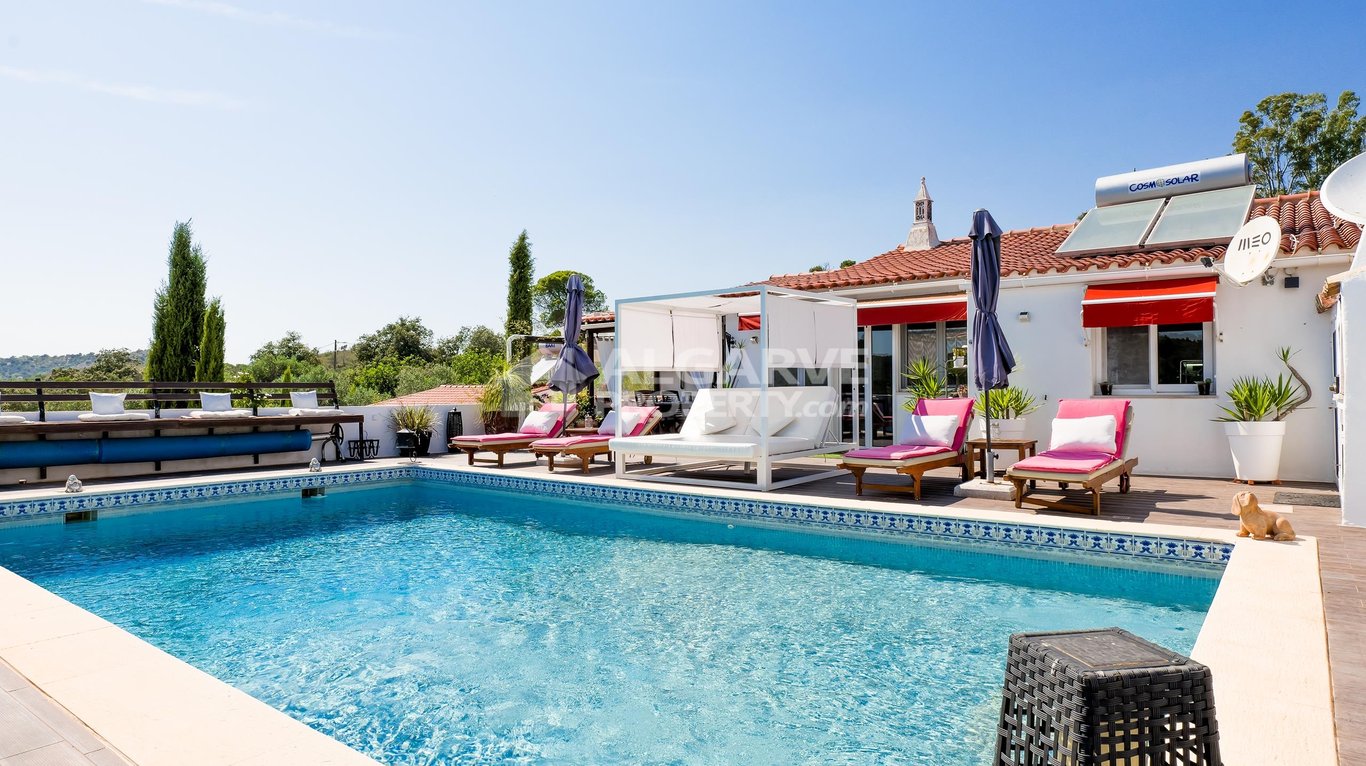 Villa in Salir