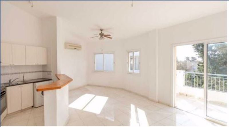 Apartment in Kato Paphos - Image 2