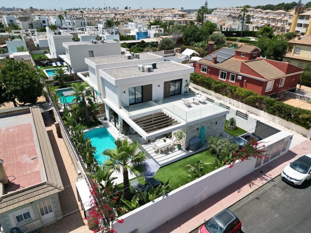 Villa in Dehesa de Campoamor - Image 2
