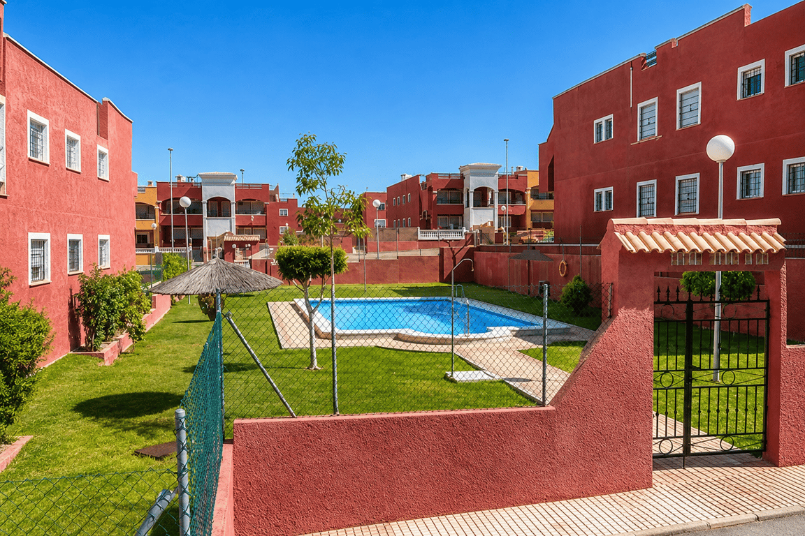House in Urbanizacion los Balcones - Image 3