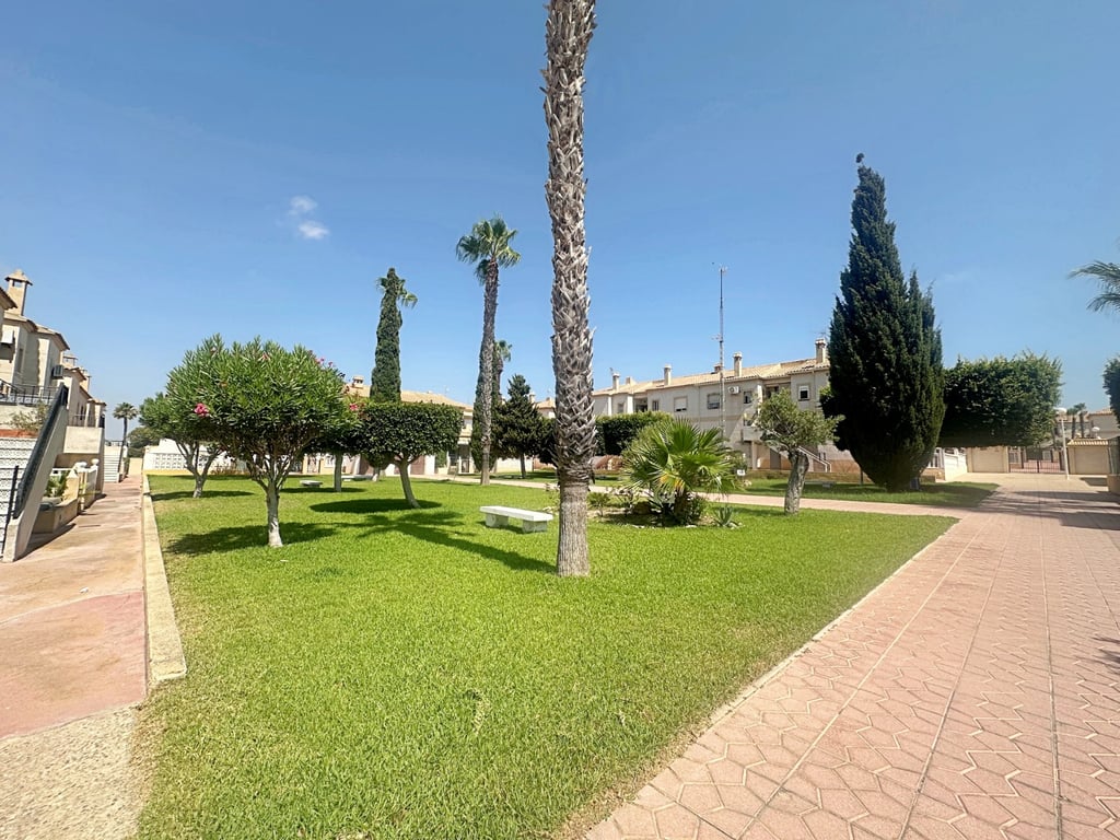 House in Torrevieja - Image 3