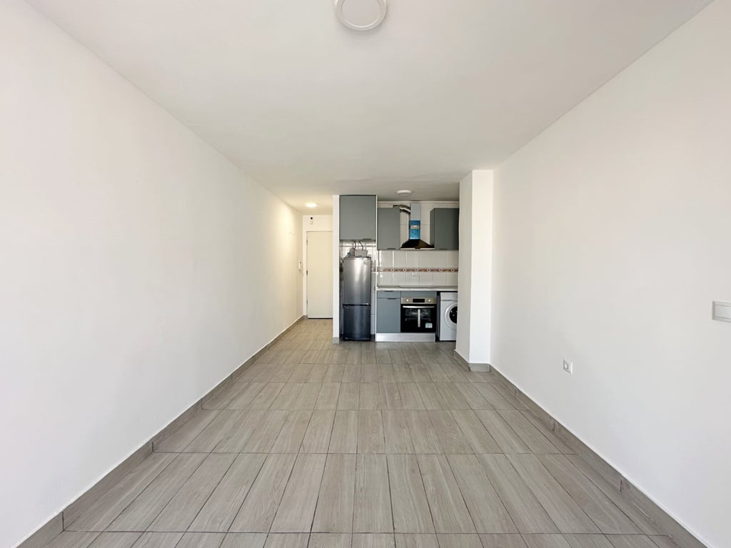 Apartment in Torrevieja - Image 2