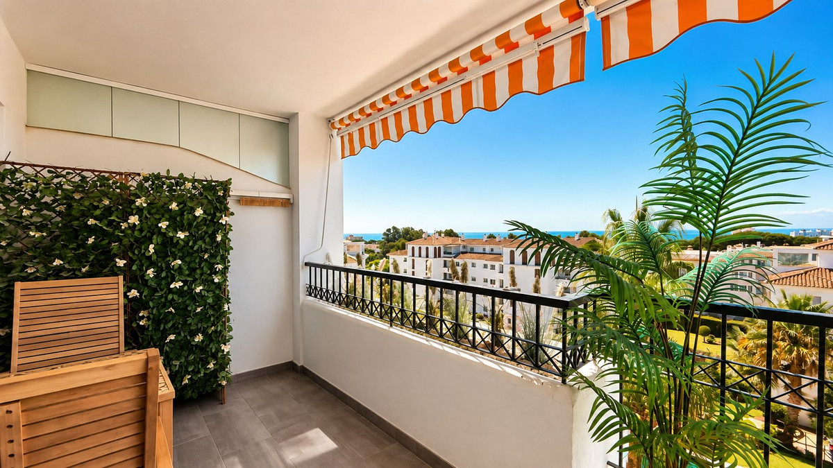 Apartment in Sitio de Calahonda - Image 3