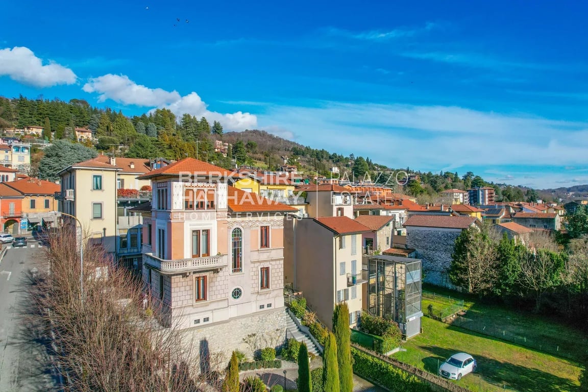 Villa in Gavirate