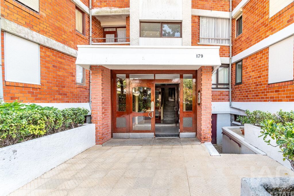 Apartment in Foz do Douro - Image 3