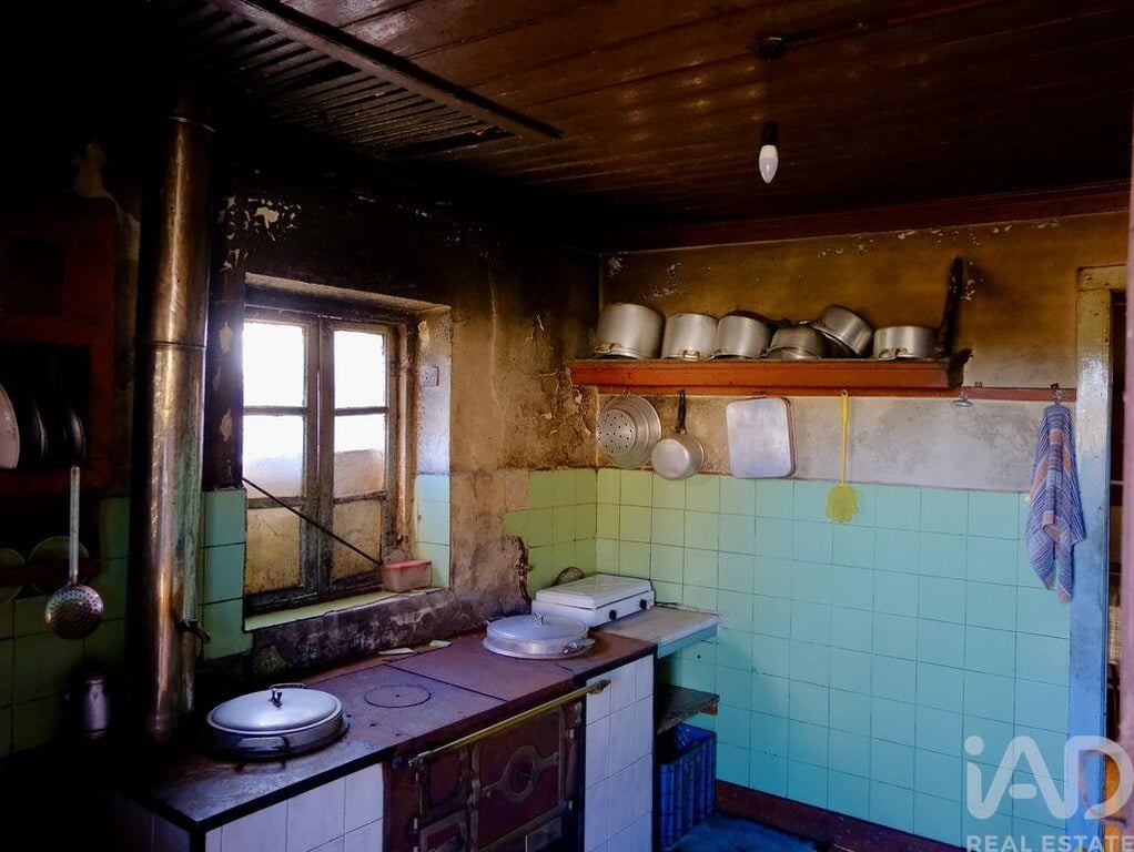 House in Carvalhais - Image 3