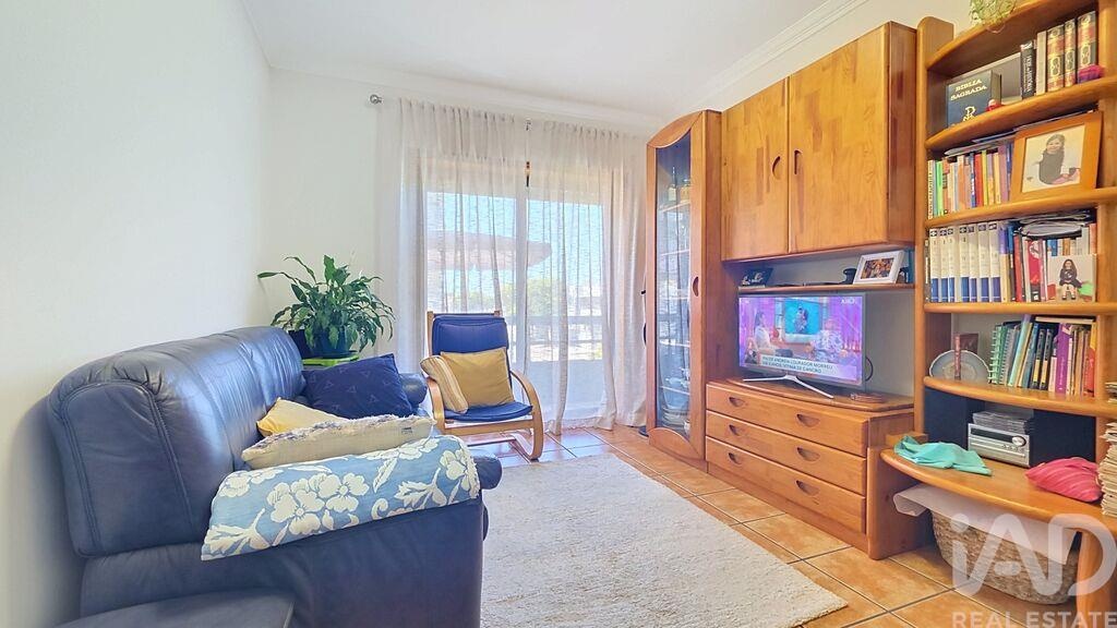 Apartment in Sao Vicente de Pereira Jusa