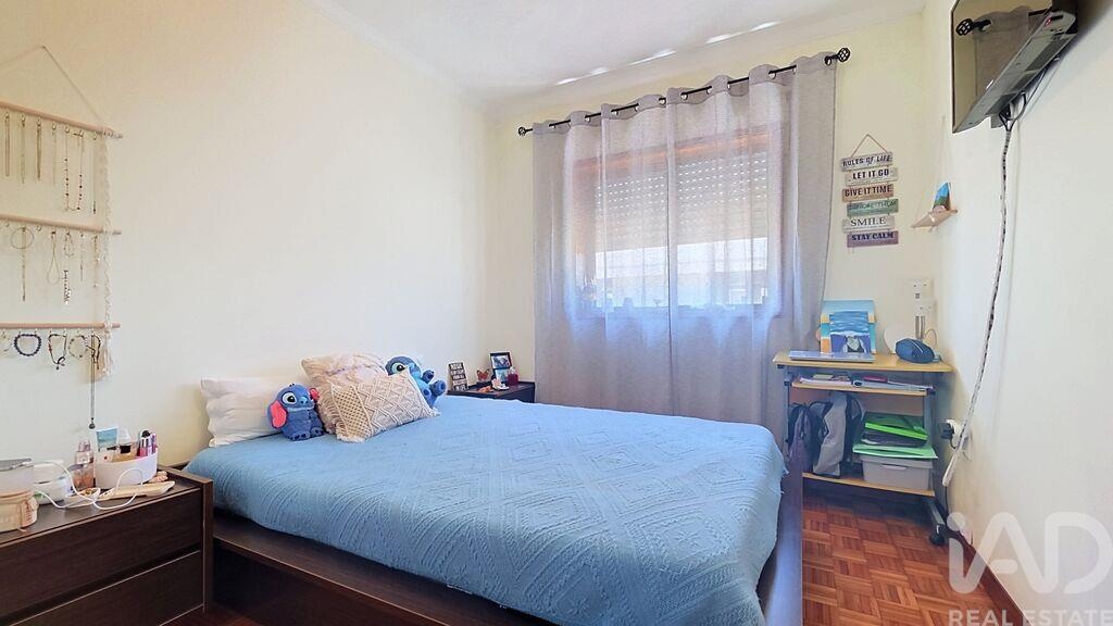 Apartment in Sao Vicente de Pereira Jusa - Image 3