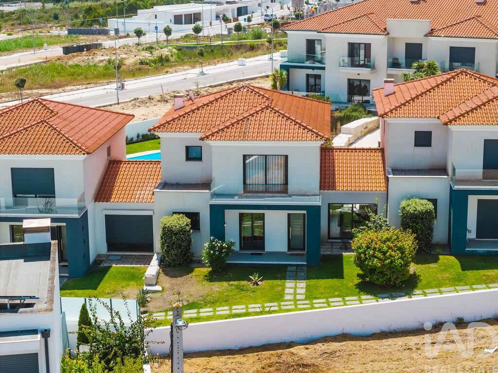 House in Tornada
