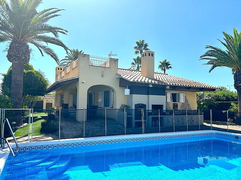 Villa in Cabo Roig - Image 2