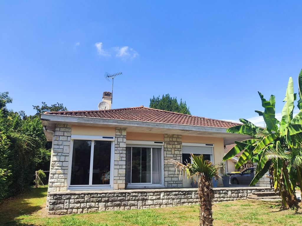 House in Sauveterre-de-Bearn