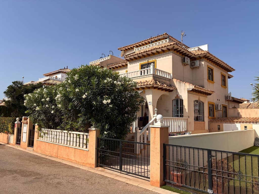 House in Dehesa de Campoamor - Image 2