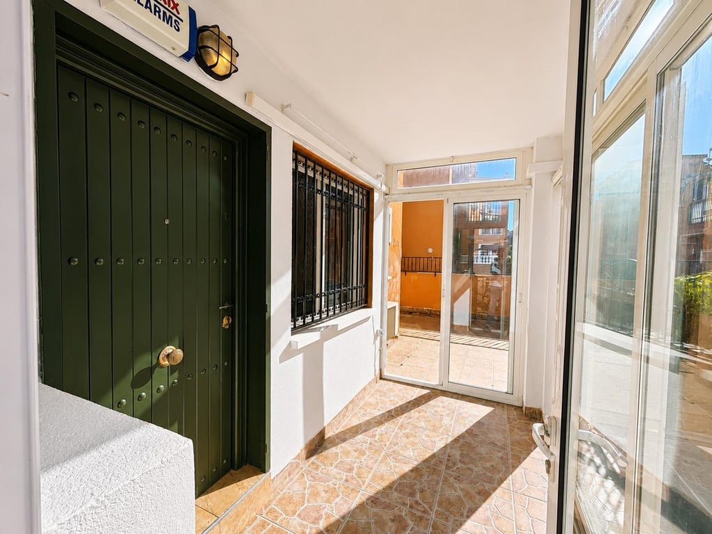 Apartment in Urbanizacion los Balcones - Image 2