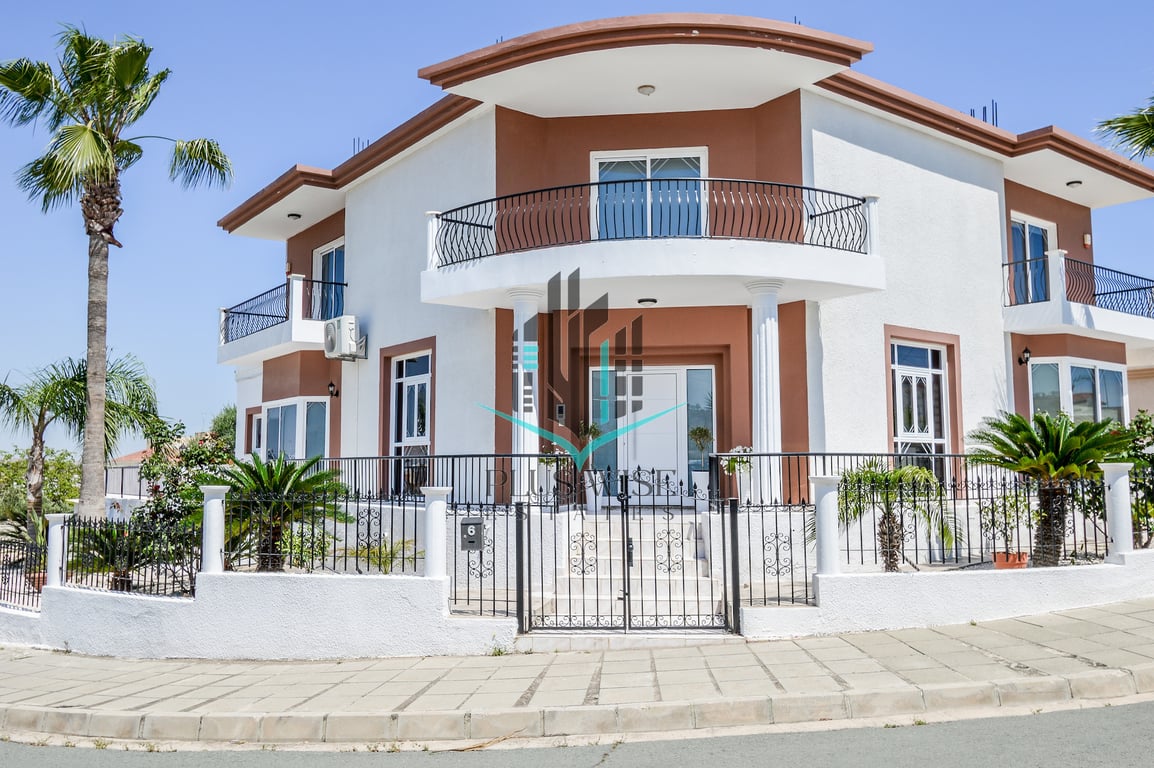 Villa in Oroklini