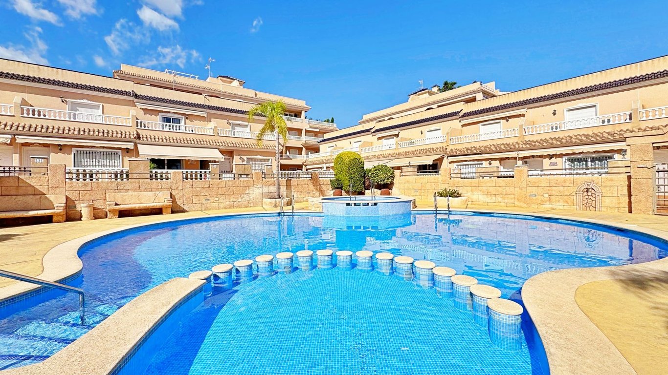 House in Villamartin - Image 2