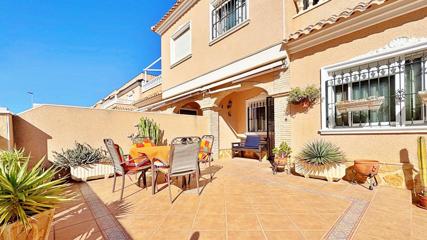 House in Villamartin - Image 3