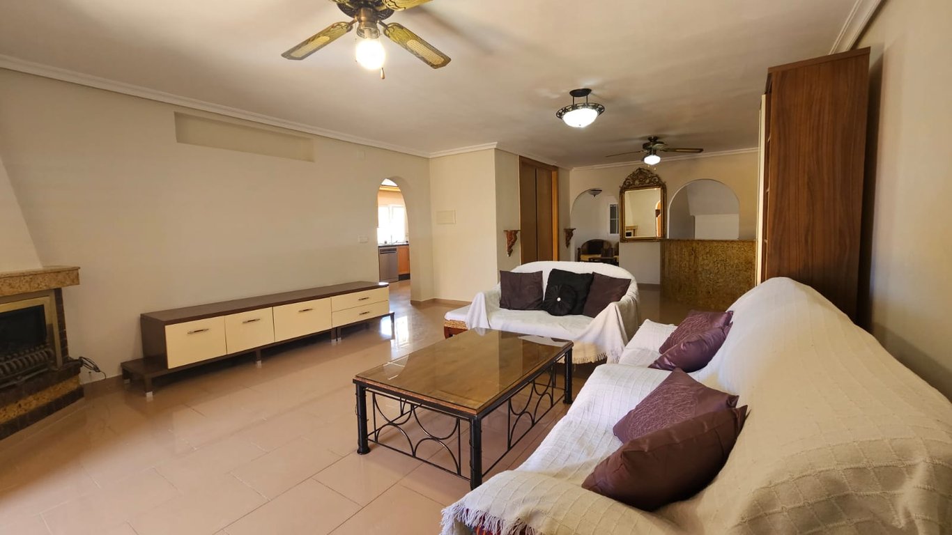 Villa in Los Alcazares - Image 2