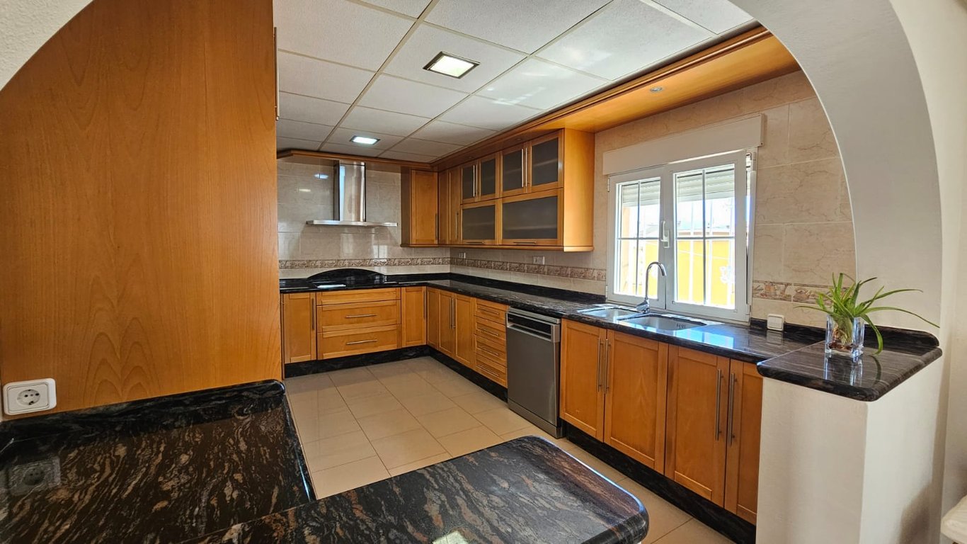 Villa in Los Alcazares - Image 3