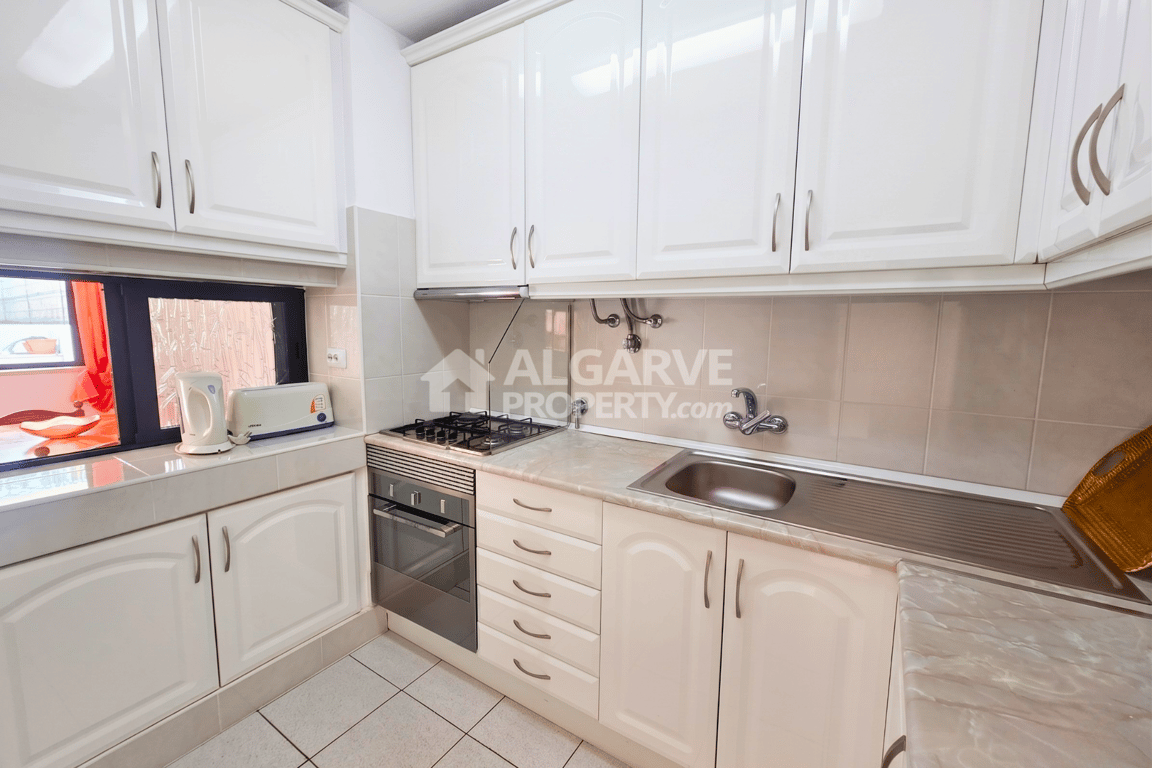 House in Quarteira - Image 3