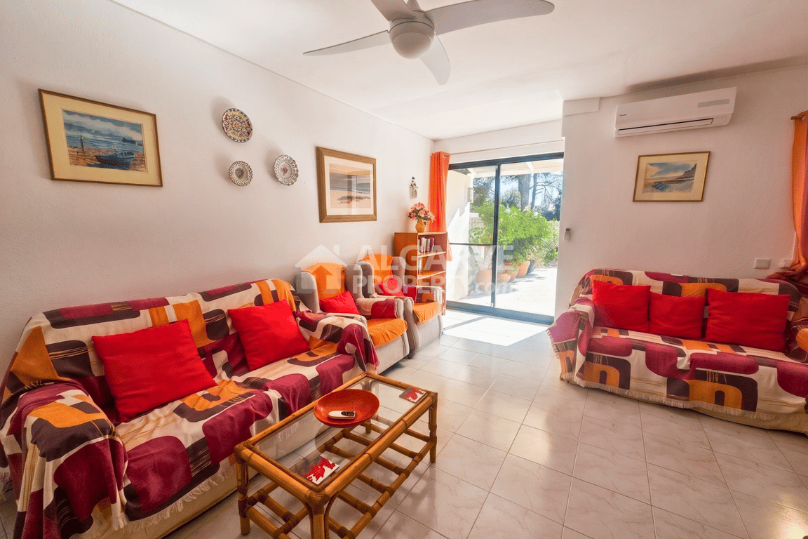 House in Quarteira - Image 2