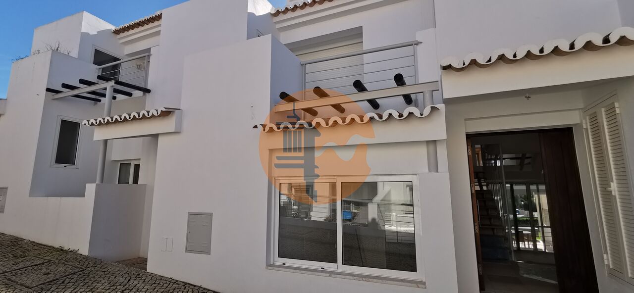 Villa in Estombar - Image 3