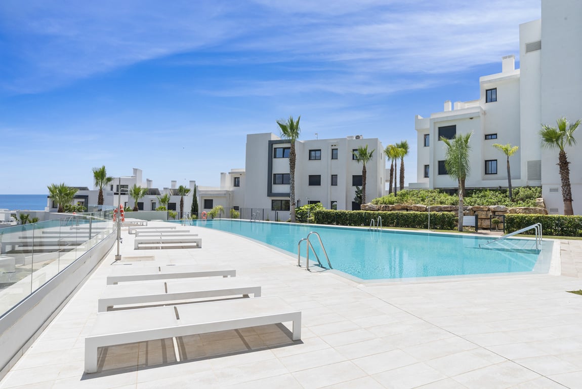 Apartment in Estepona - Image 3