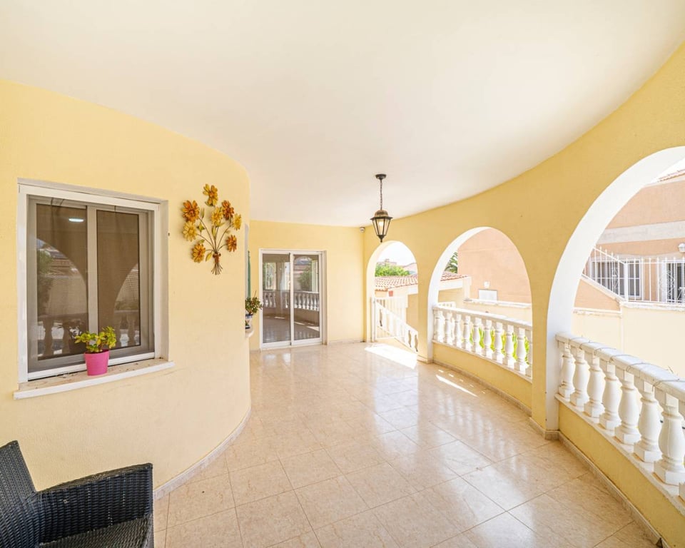 Villa in Ciudad Quesada - Image 2