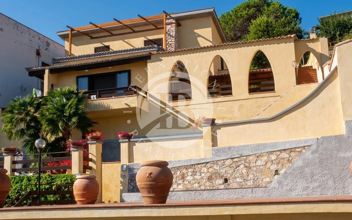 Villa in Portoferraio